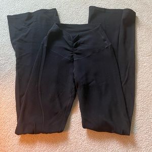 AERIE WAFFLE WEAVE FLARE SCRUNCH LEGGINGS SIZE MEDIUM